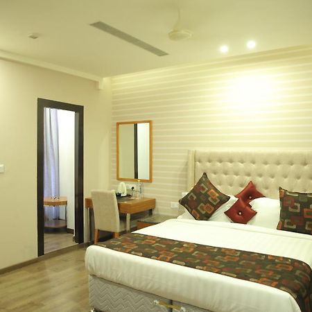 Hotel Sv Kashipur Eksteriør billede